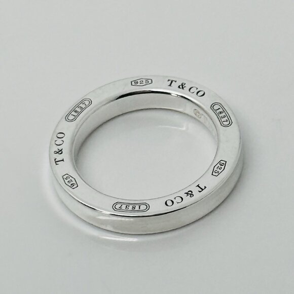 Tiffany 1837 Extra Small Round Circle Tag Pendant in Sterling Silver - Picture 4 of 7